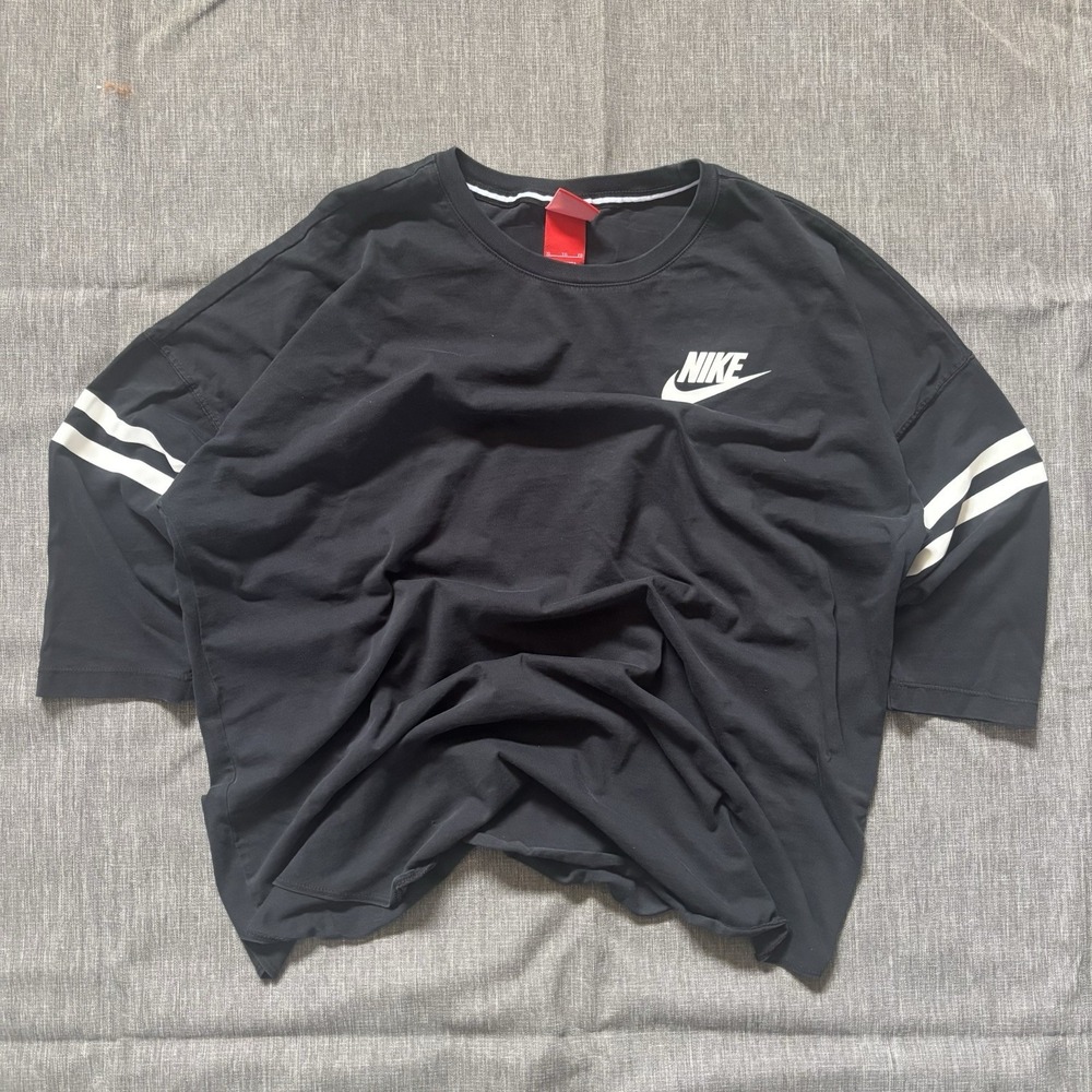Nike black and white 3/4 sleeve tee - XL